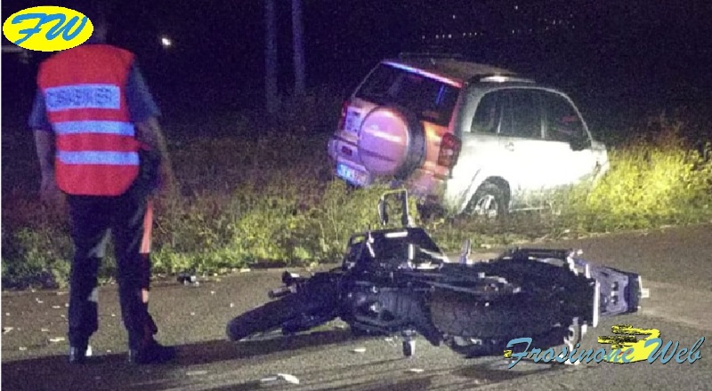 Passa col Rosso e Travolge una Moto. L’auto non era Assicurata