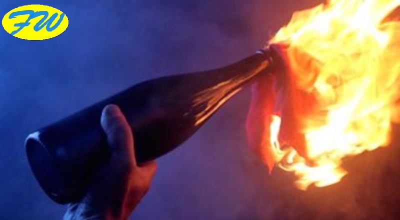 Molotov Contro La Casa dello Zio