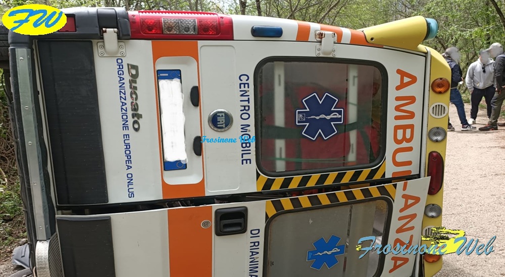 L'Ambulanza si Ribalta