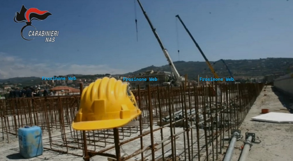 Operaio Colpito da Scarica Elettrica. Lo Abbandonano Lontano dal Cantiere