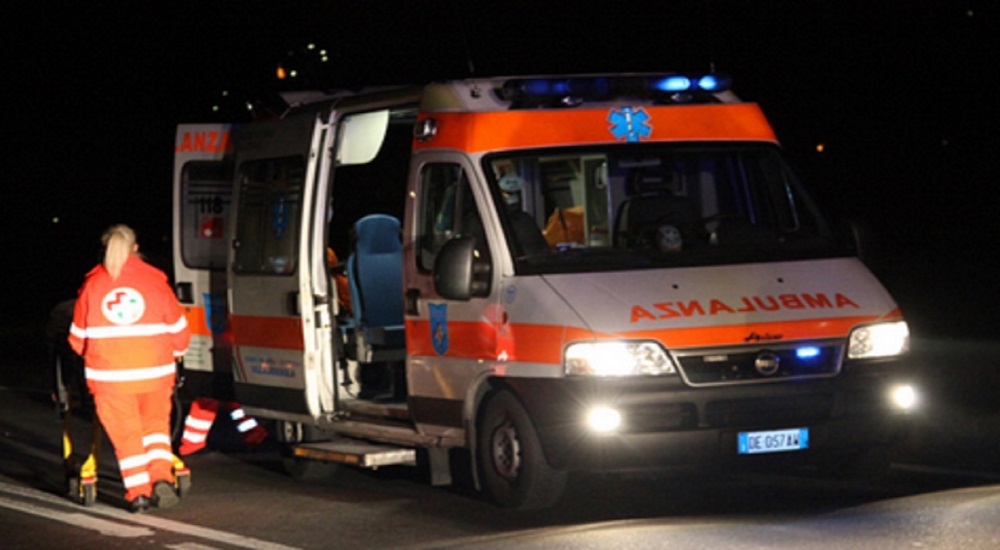 Giovane Cade dal Cavalcavia