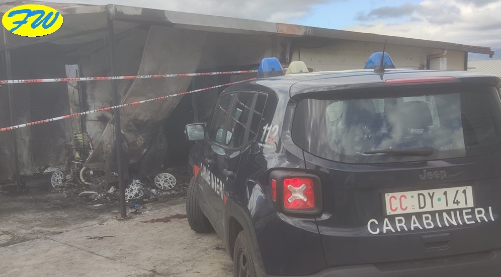 Incendio. I Cc Salvano il Cane e mettono in Sicurezza la Bombola del Gas