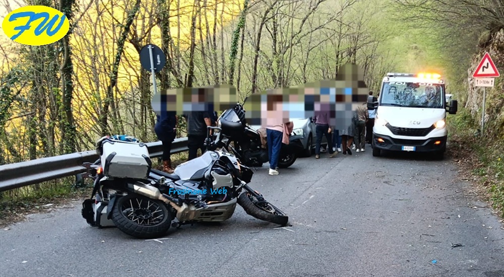 Schianto in Moto. Gravi Due Giovani
