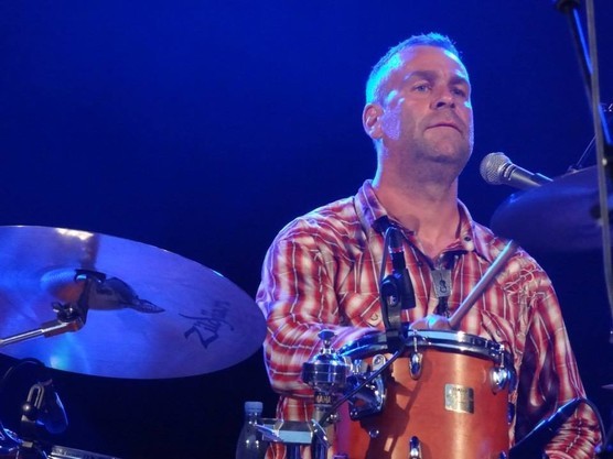 Also on board as drummer is CLEMENS SCHIRMER, who is known for his studio and live work with quite a few American country acts including Helt Oncale and Darryl Singletary. 