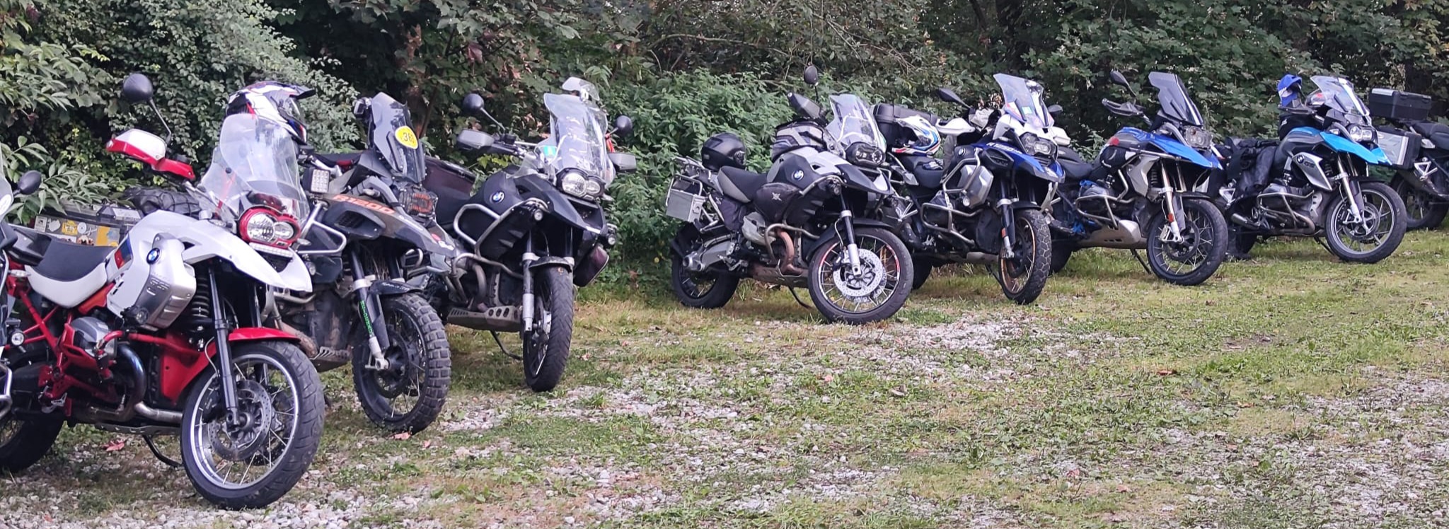 der Parkplatz füllt sich