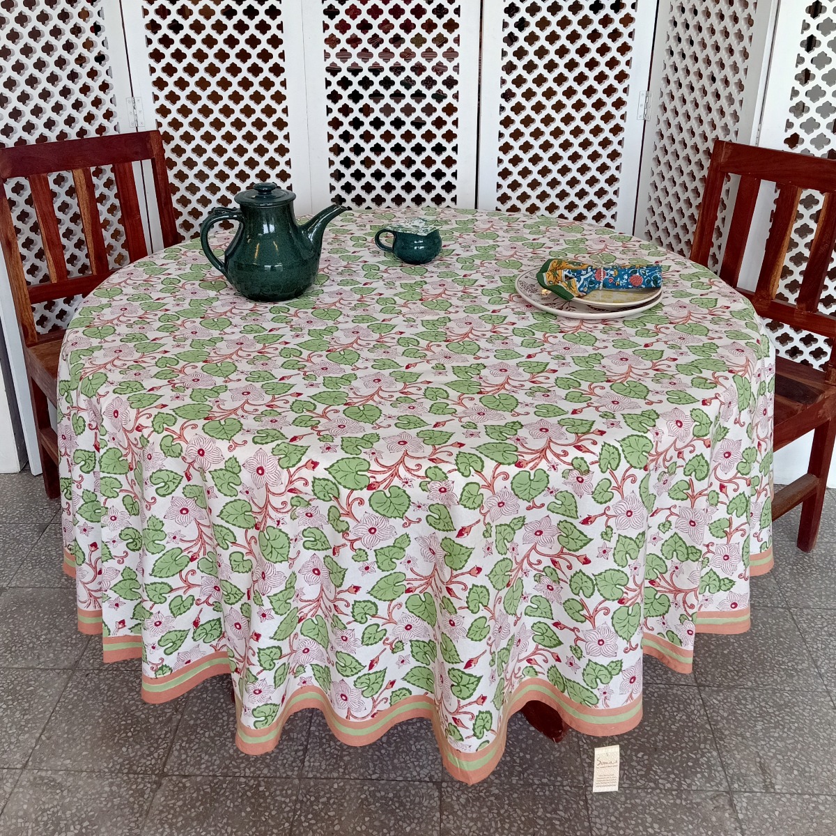 Obtain tablecloths with premium designs