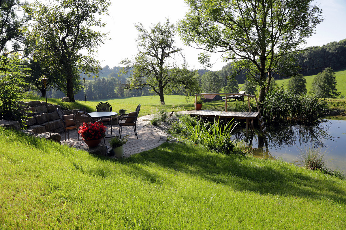 Idylle am hauseigenen Teich