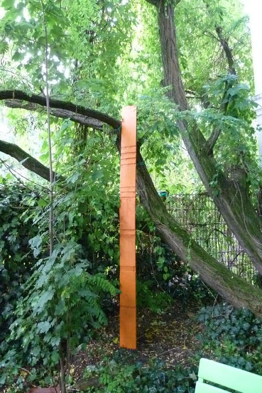 6. Hinterhofgarten, mit Kunstobjekt  © Diana Schaal