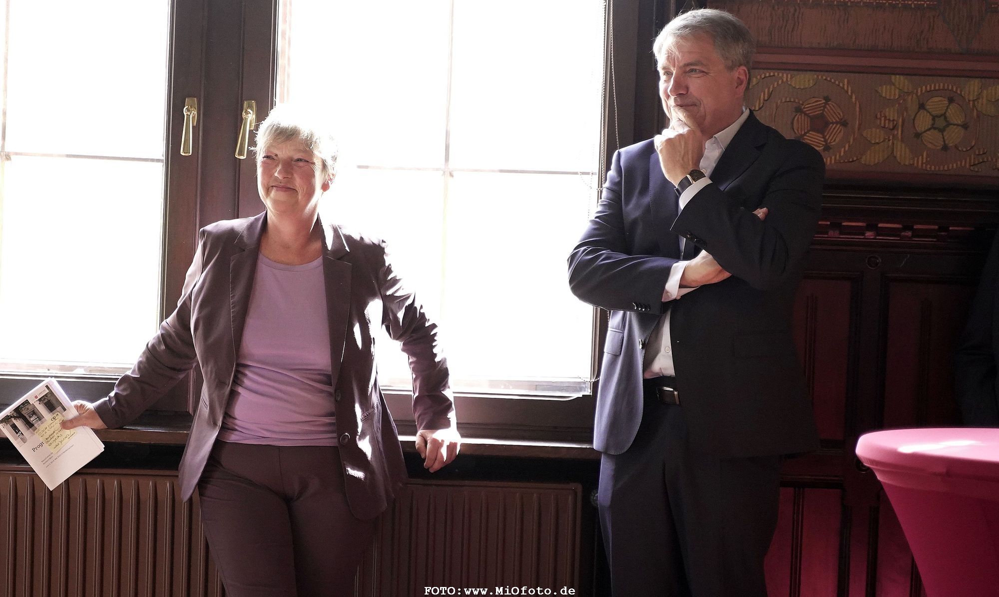 Gäste im Oldenburger Rathaus, Foto:MiOfoto.de