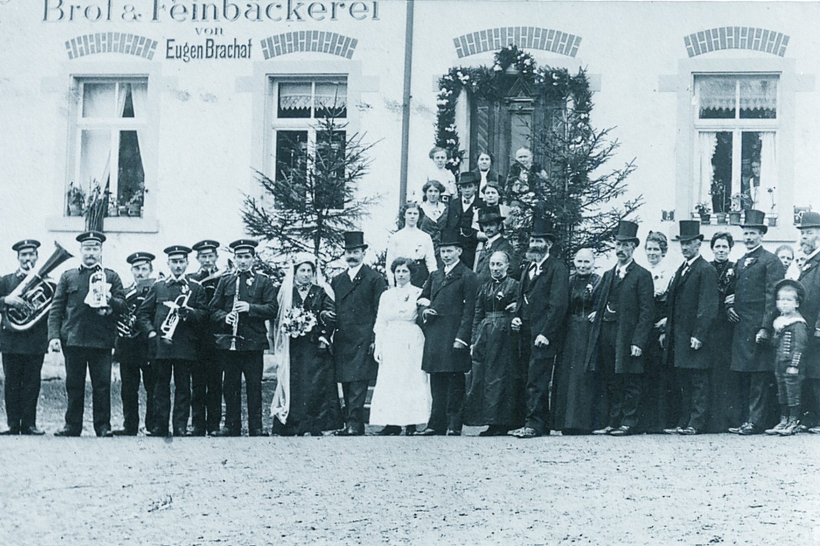  20. November 1913 erstes Foto Musikverein Dingelsdorf anlässlich der Hochzeit Eugen Brachat und seiner Frau Anna 