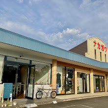 静岡県富士宮市のcafe verbはブティックナカガワさんの左隣の店舗です