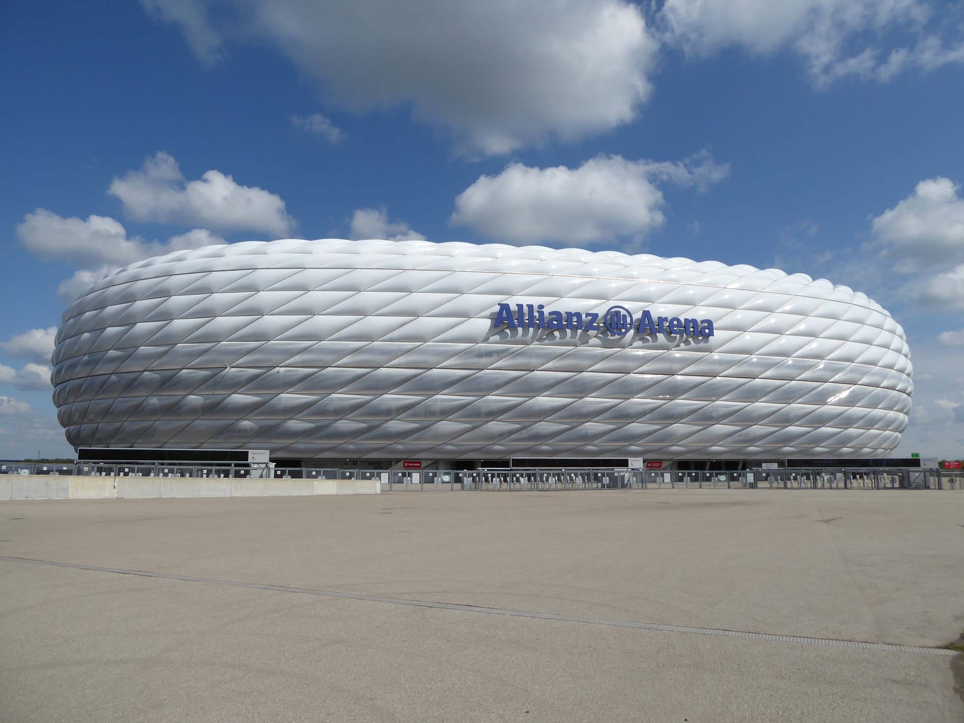 アリアンツ・アレーナ ／ Allianz Arena
