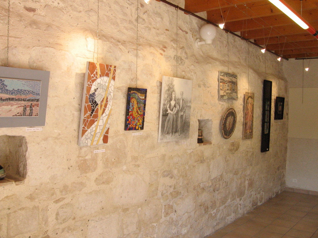 le mur de Jeanne avec mosaïques et peintures