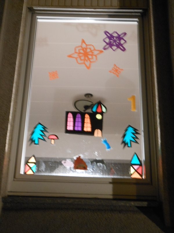 Das von der Krabbelgruppe kreierte Fenster zum 1.12.12...
