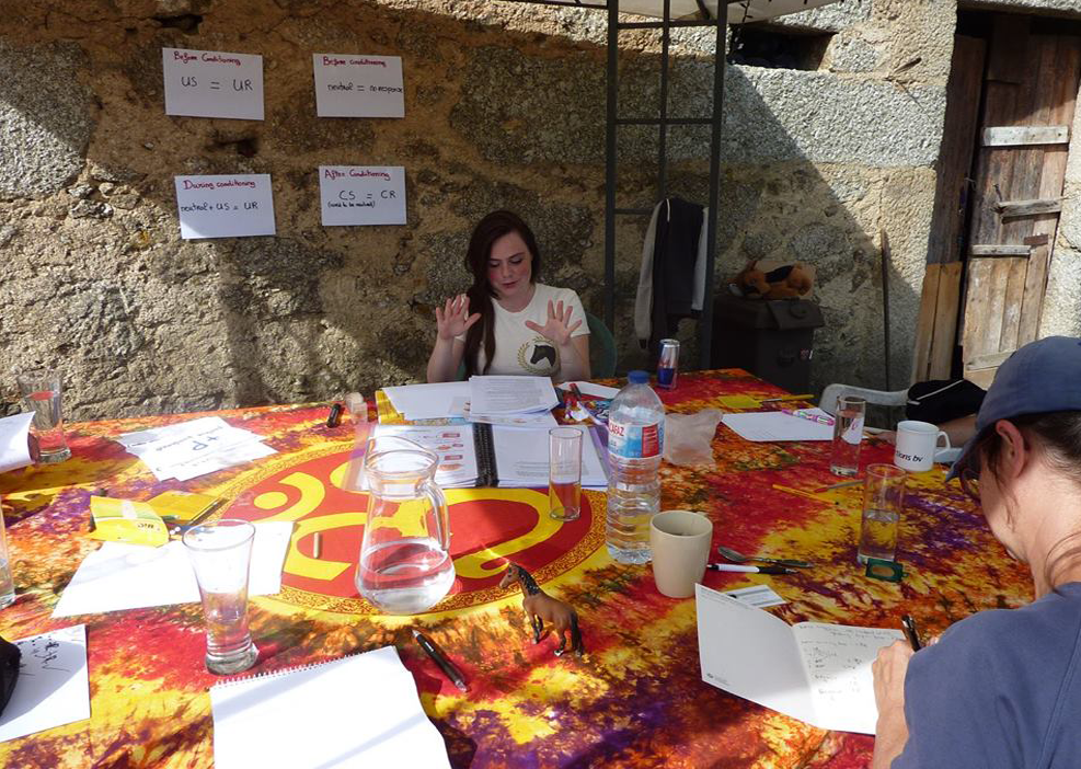 Teaching how animals learn in Portugal.