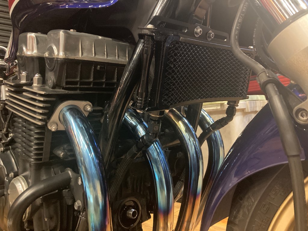 このところのRC42案件　CB750　青
