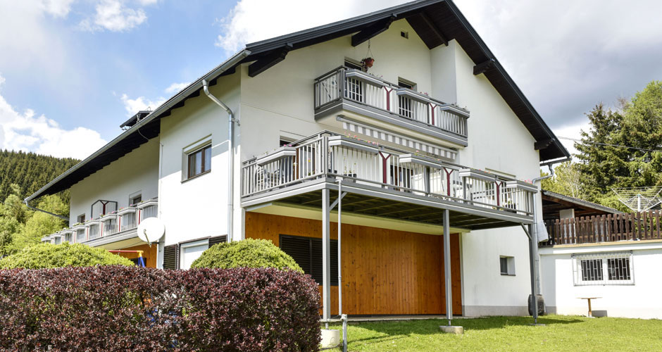 Anbaubalkon mit Stüzen