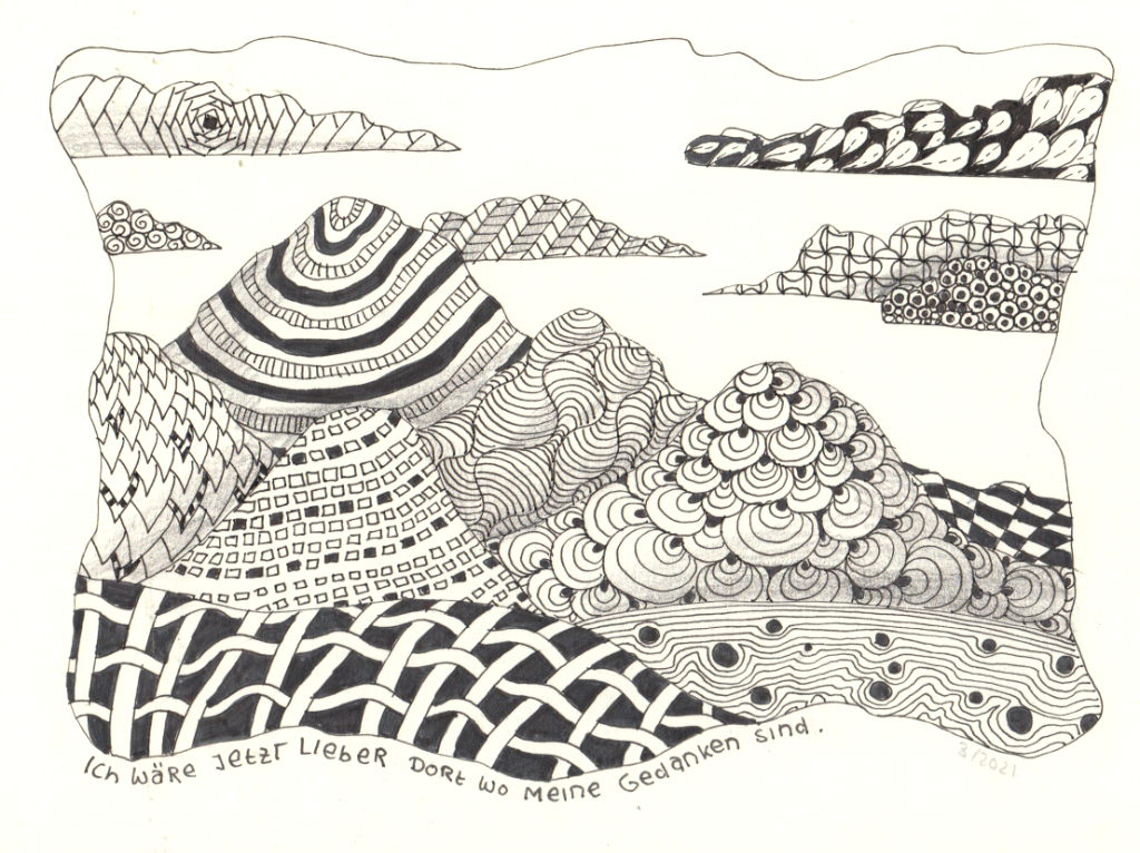 Zentangle "Berglandschaft": Berge mit Wolken am Himmel