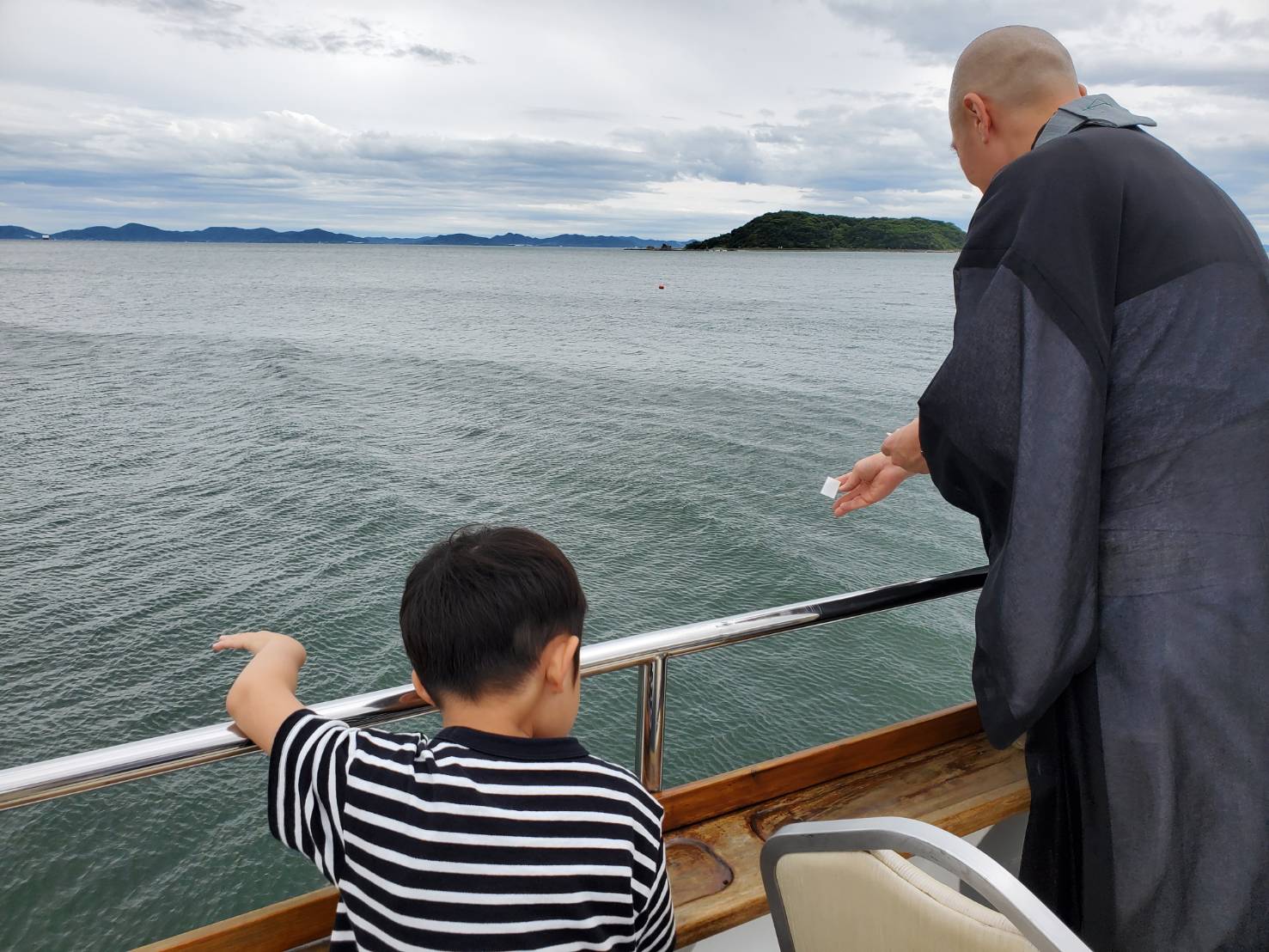 地蔵流し船上供養法要