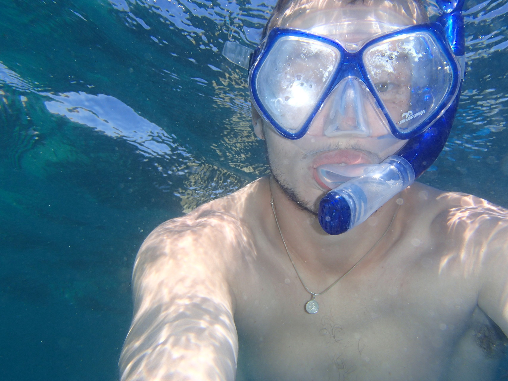Dennis mit Selfie unter Wasser