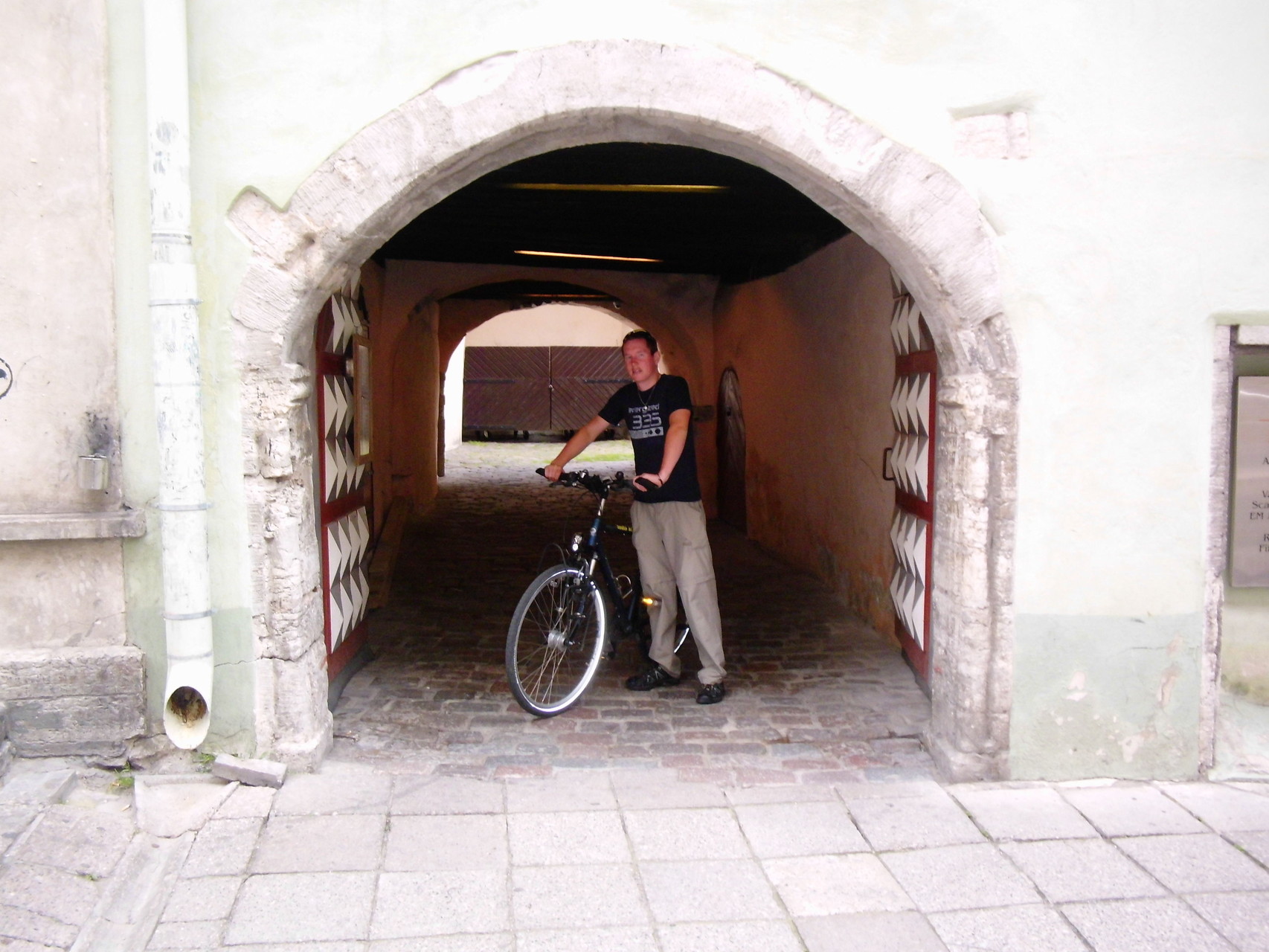 Radtour durch Tunnel und Nischen der Hauptstadt
