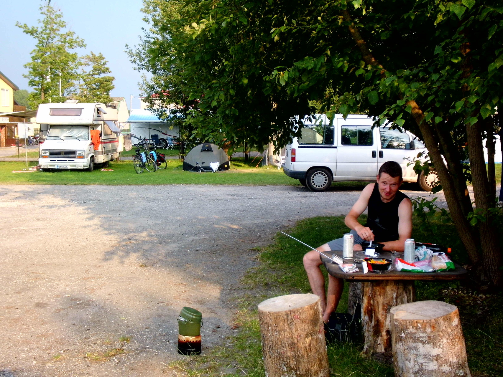 Essenszeit auf dem Campingplatz in Pärnu