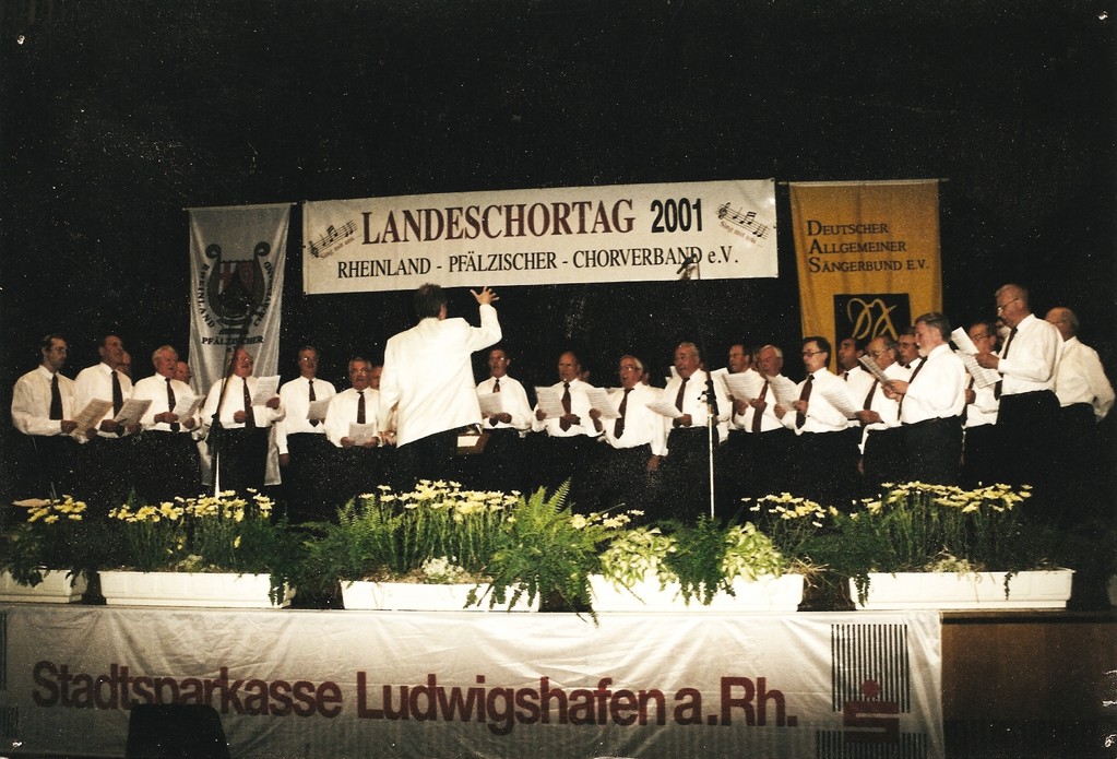 2001-Landes-Chor-Tag - Auftritt des Gesangvereins mit dem Mutterstadter Liederkranz