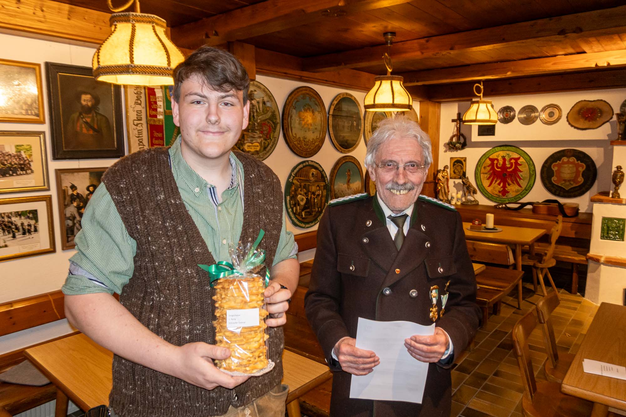 Jungschütze Gabriel Schrüfer und OSM Pepi Daxerer