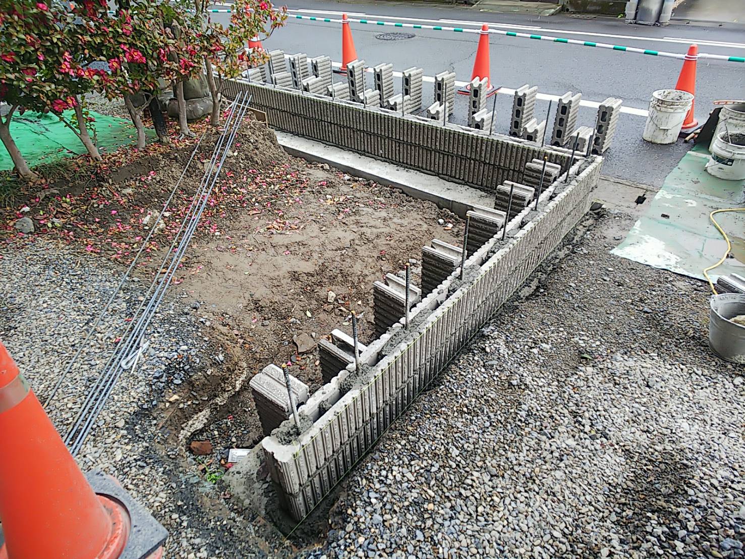 木製板塀からフェンスに取り換え工事下準備