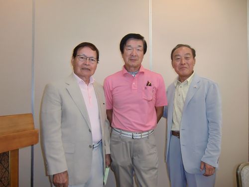 写真左から大塚・波多野・峯岸