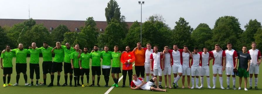 Fußballfreundschaft zwischen St. Nikolai und Teiba Moschee