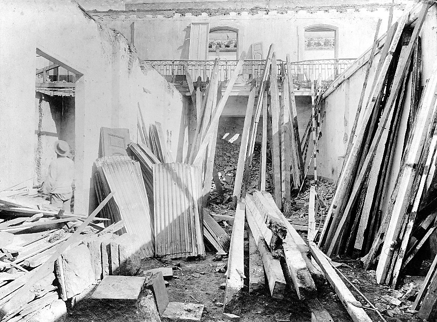 Demolición de la Casa de la Flia belgrasno en 1909