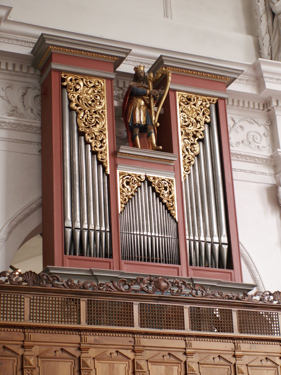 Chororgel der Pfarrkirche Stans (mitteltönig)