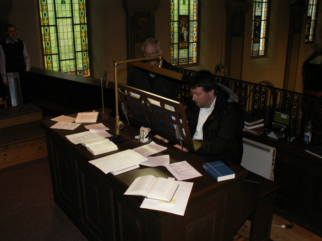 Fabian Bucher an der Orgel in Flüelen