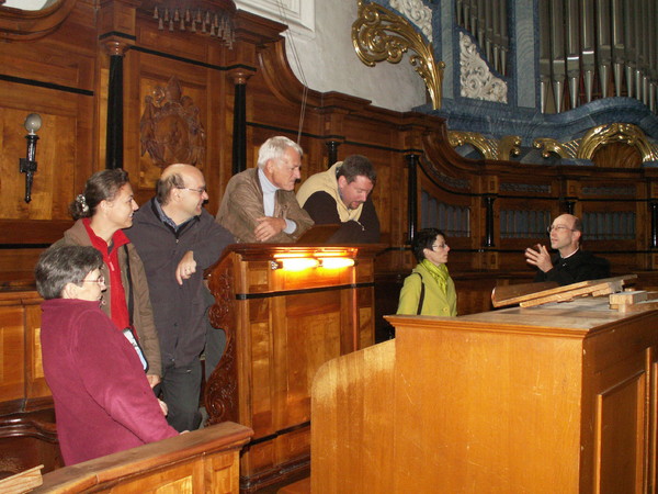 an der grossen Orgel in Disentis