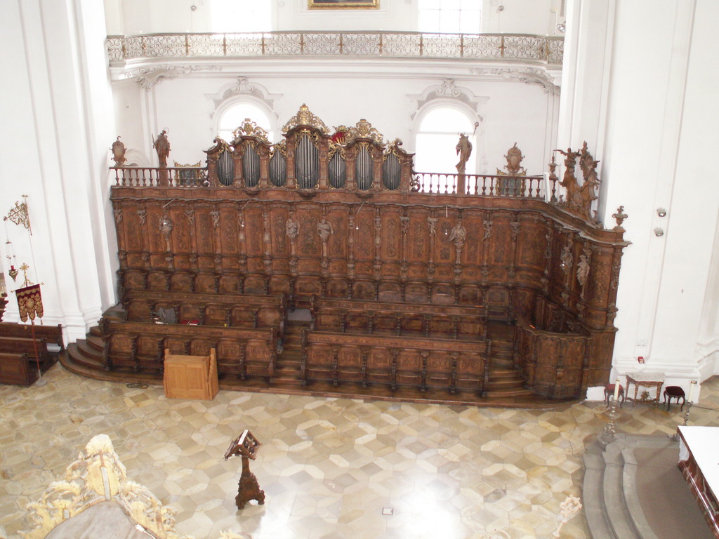 Blick auf die Chororgel in Weingarten