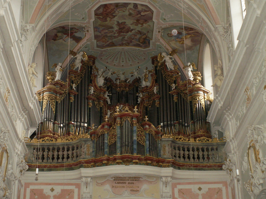 berühmte Gabler-Orgel in der ehemaligen Klosterkirche Ochsenhausen