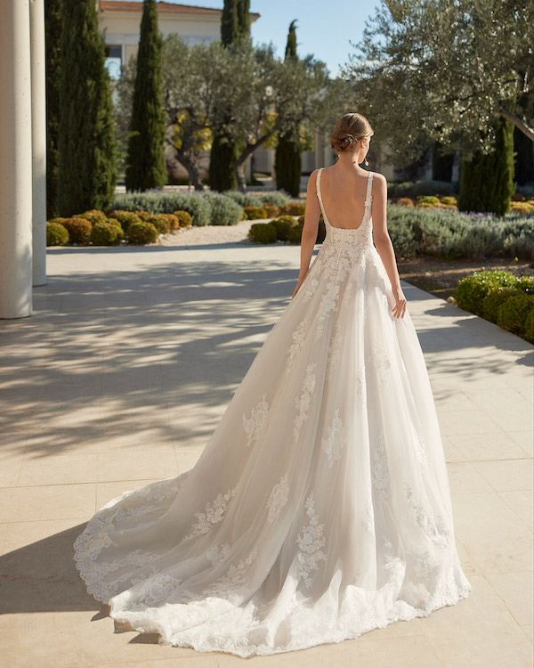 Günstiges Brautkleid Vevila von Rosa Clará