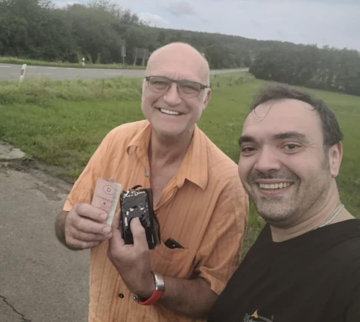 Das Wunder der verlorenen Handyhülle in Schlierbach