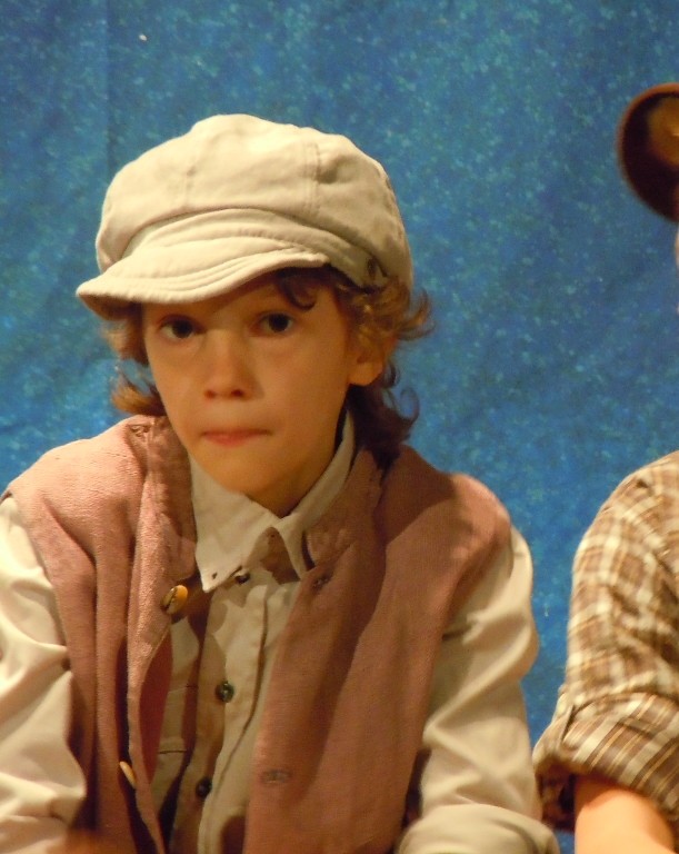 Im Kinderchor spielt Jo in einem Musical mit