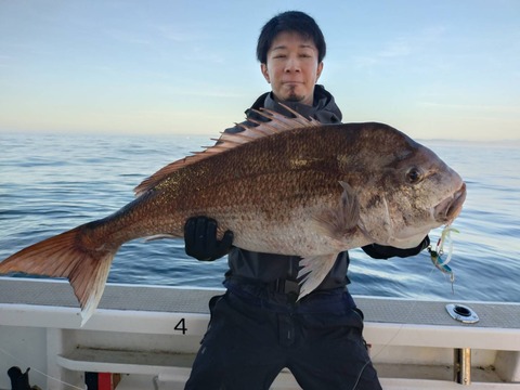 6月16日　　モンスター真鯛88.5ｃｍ　8.37Ｋ