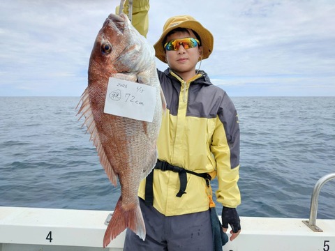 6月15日　マダイ72ｃｍ