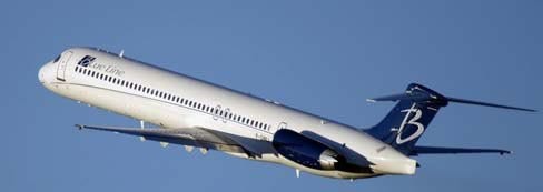 Eine MD-83 der Blue Line im Steigflug/Courtesy: Blue Line