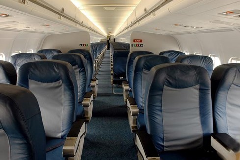 Kabine einer MD-88 mit nachträglich modifizierten Gepäckfachklappen/Courtesy: Delta Air Lines