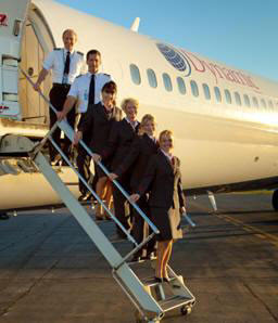 Eine Crew mit MD-88/Courtesy: Dynamic Airways