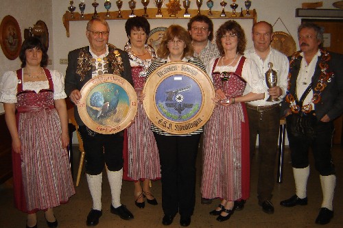 von links: Doris Niederhuber, Hans Pusch, Gerda Bartsch, Silke Dirr, Armin Dirr, Helga Metterlein, Oswald Beck, Eugen Trumpp