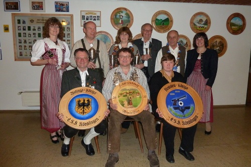 stehend von links: Helga Metterlein, Oswald Beck, Silke Dirr, Hans Pusch, Fritz Harner, Doris Niederhuber; sitzend von links: Otto Metterlein, Armin Beck, Karin Kilian