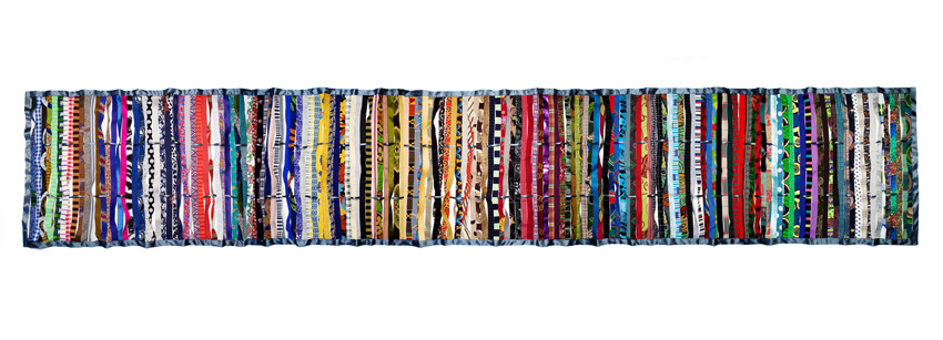 165 different strips of fabric, satin edging, approx. 90x550 cm; photo: Ursula Röck