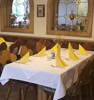 Essen in Oberschneiding, Pizzeria, Biergarten, Oberschneiding, Ali, Restaurant, Lokal für Feier, Goldberg, gut essen im Landkreis Straubing, Essen, Feiern, Kommunion, Geburtstag, Lokal, gute Küche, essen gehen, Hochzeit, Tisch reservieren, Büffett