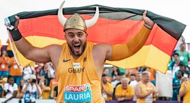 Tizian Lauria krönt Titelverteidigung mit 20-Meter-Stoß